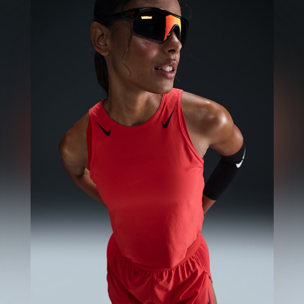 NWT! Nike AeroSwift Running Tank (Medium)